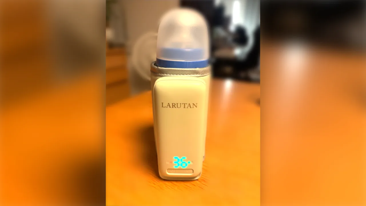 温め中のLARUTAN|湯気マークが赤く点灯し、表示は今の温度(36℃)